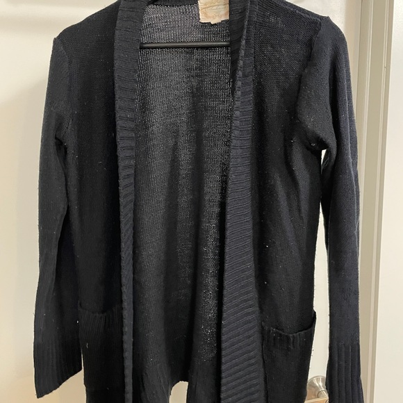 Black and grey cardigans - Picture 3 of 4